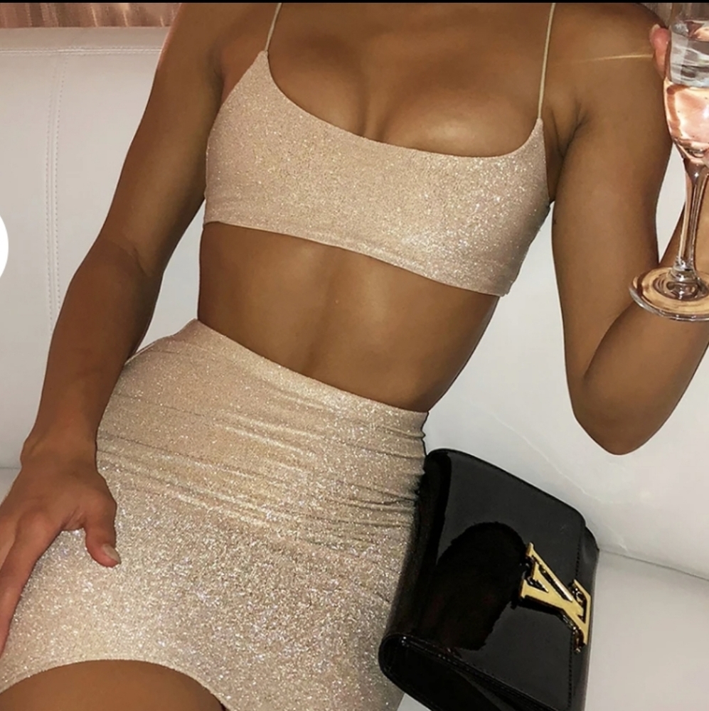 ❌SOLD❌Gold Sparkle Set - Picture 5 of 9
